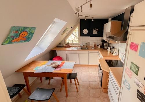 Küchen mit kleinem Essbereich