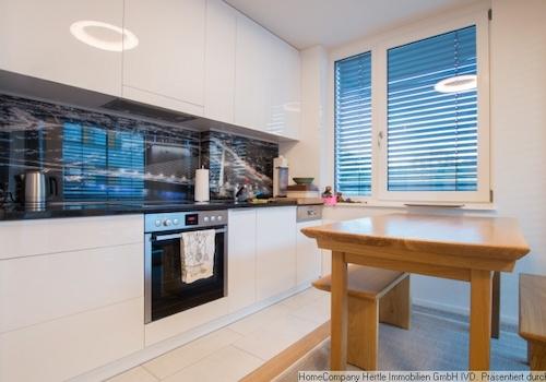 Küche mit Essbereich