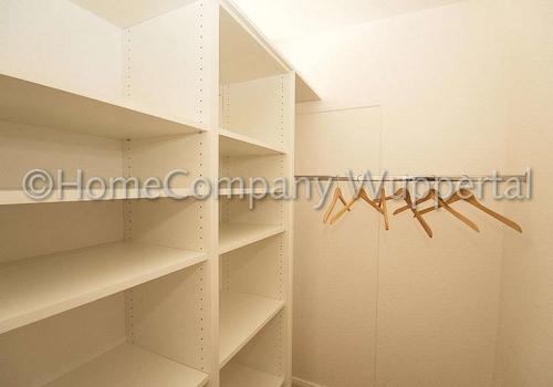 Begehbarer Kleiderschrank