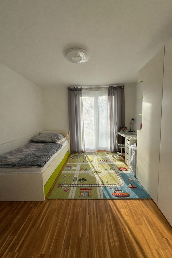 05EFFE63-C52B-4680-8668-00095ADE9B25