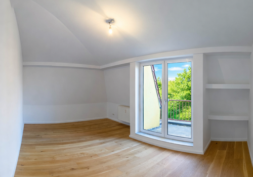 bedroom2  with balcony