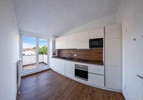 kitchen_with_Balcony