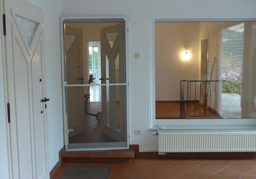 Blick Hundezimmer in die Diele