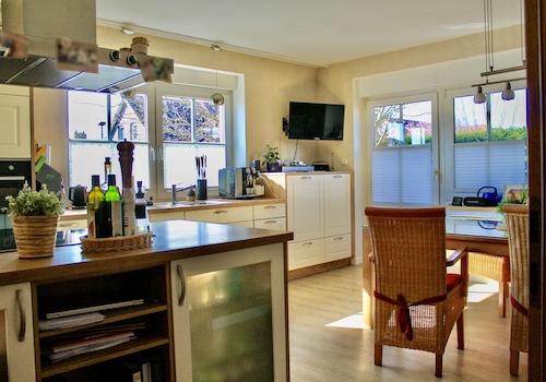 Lichtdurchflutete Küche