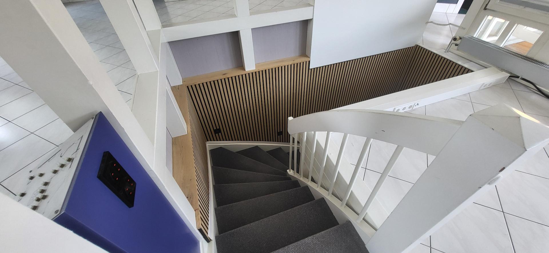 Treppenabgang zur unteren Ebene.jpg