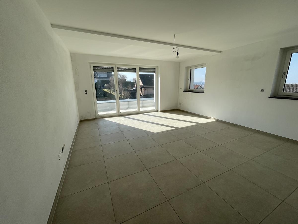 Blick zum Balkon Wohnen-Essbereich