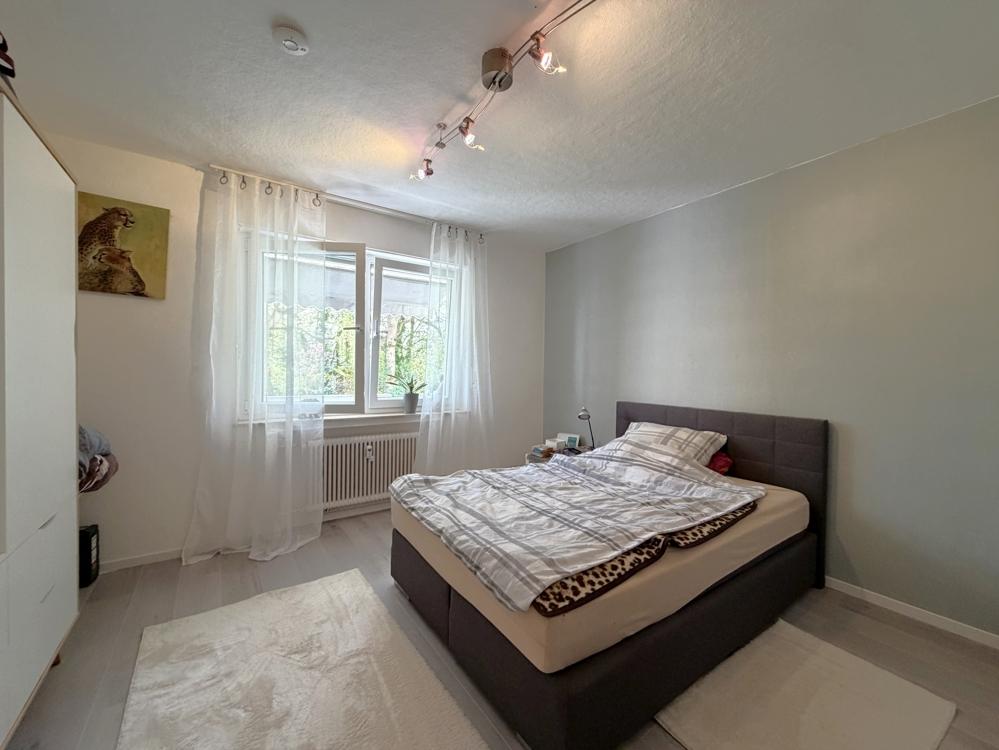 Geräumiges Schlafzimmer