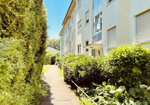 Gang zum Eingang des Hauses