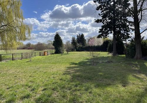 das Grundstück Richtung Osten