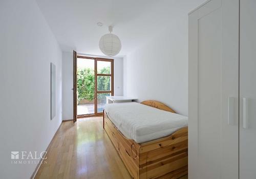 EG Zimmer rechts Blick Garten