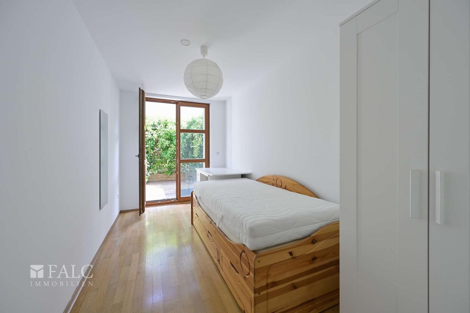 EG Zimmer rechts Blick Garten