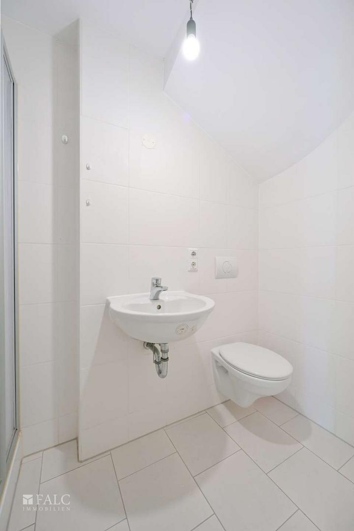 UG Bad mit Dusche hochformat