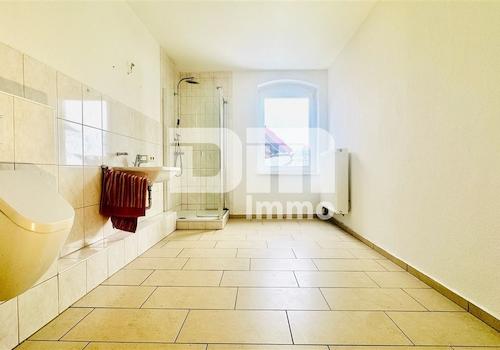 Haupthaus OG Badezimmer / Dusche / Wanne / Urinal