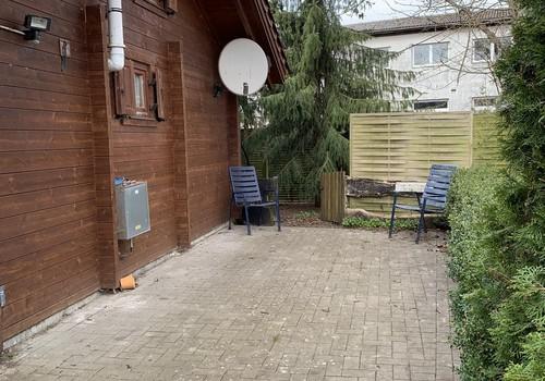 Blockbohlenhaus Auffahrt