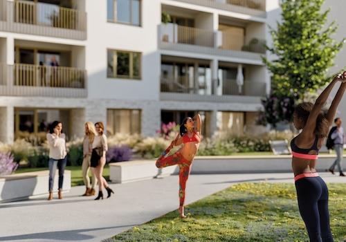 Innenhof mit Yoga-Übungen