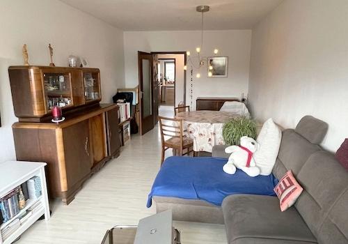 Wohnen/Essen mit Balkonzugang