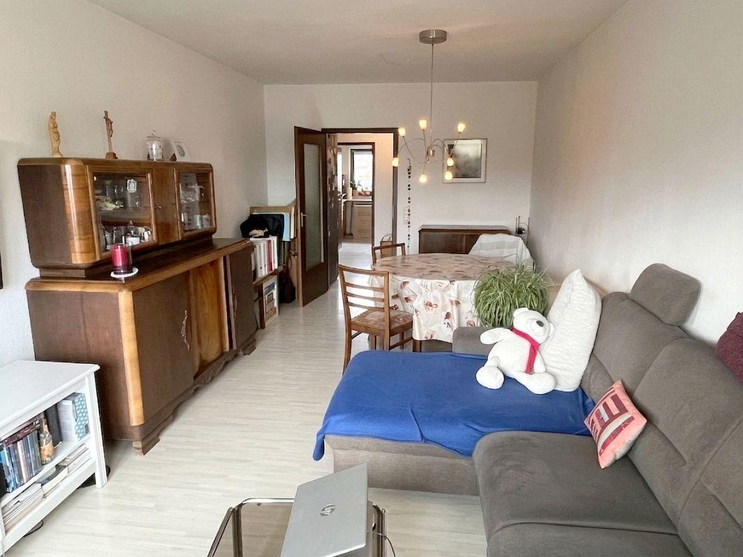 Wohnen/Essen mit Balkonzugang