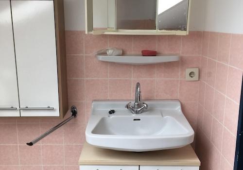 Whg. DG Bad/Waschbecken