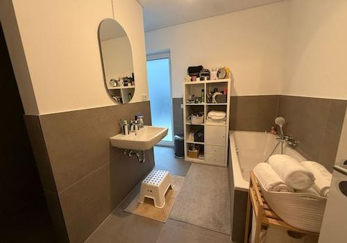 Badezimmer mit Badewanne