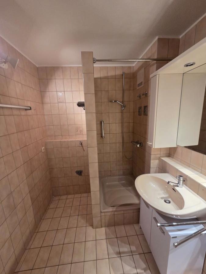 Dusche_Waschmaschinenplatz