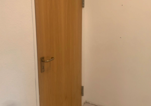 Wohnungseingangstür/Flur