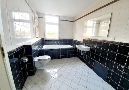 Badezimmer - Badewanne