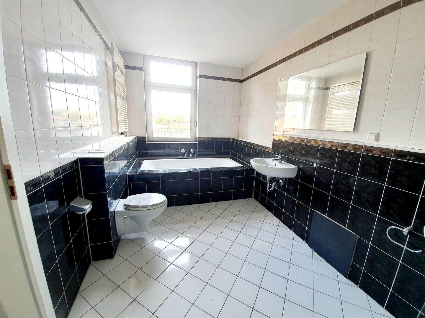 Badezimmer - Badewanne