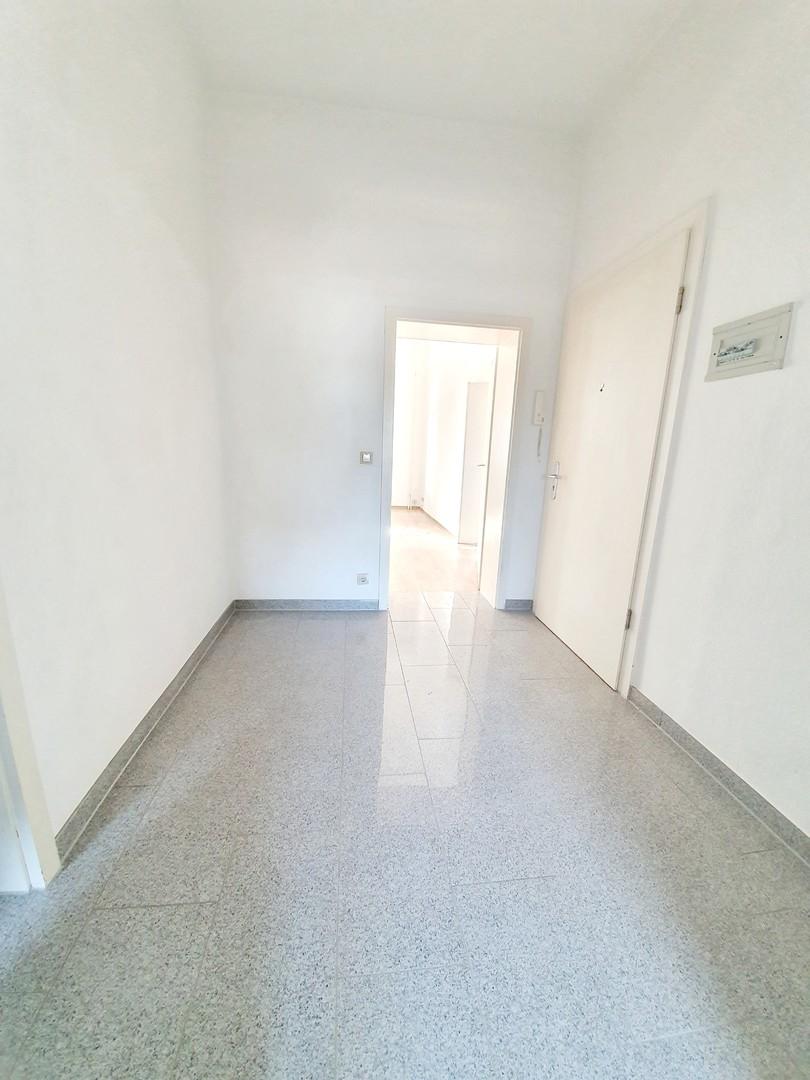 Flur - Blick zum Wohnzimmer