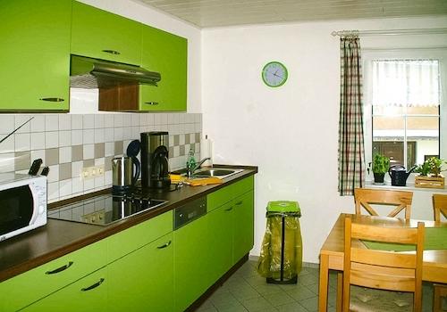 Ferienwohnung 1 OG 4 links