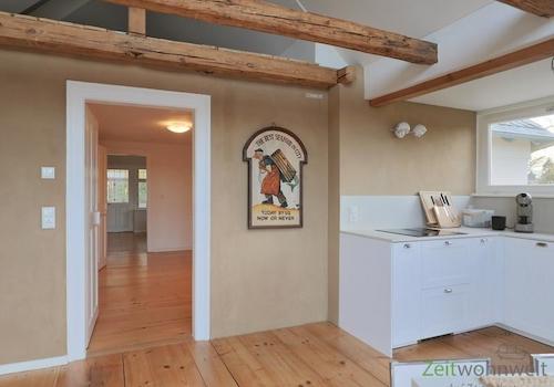 Küchenblick in den Wohnungsflur