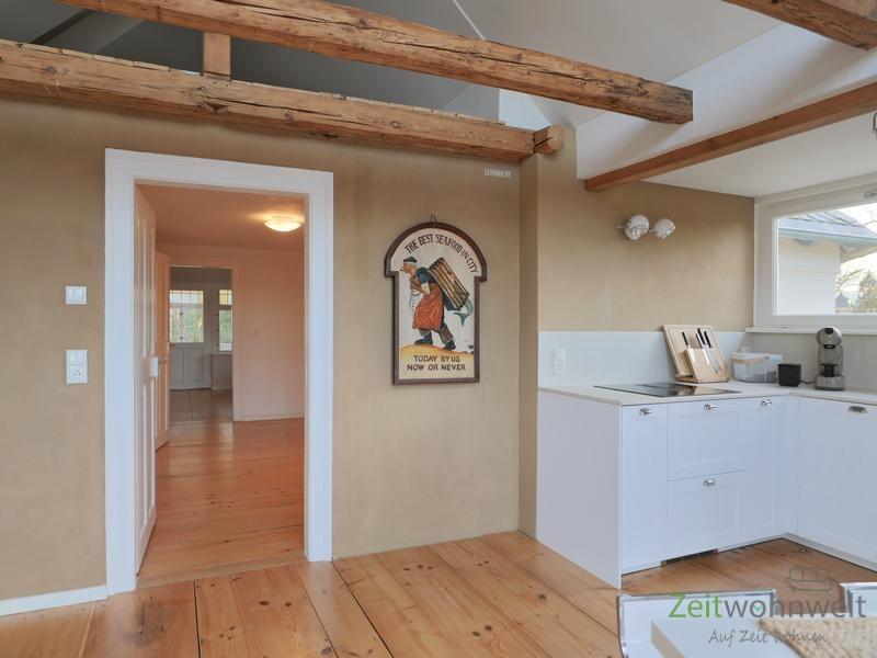 Küchenblick in den Wohnungsflur