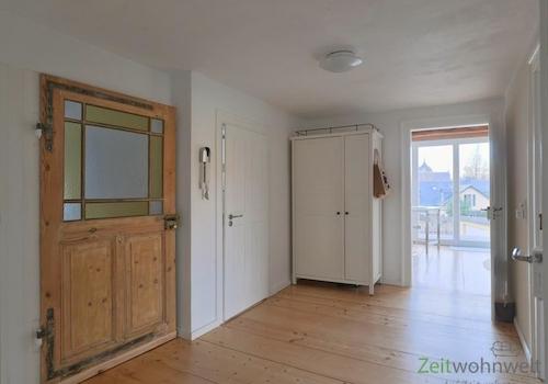 großer Wohnungsflur