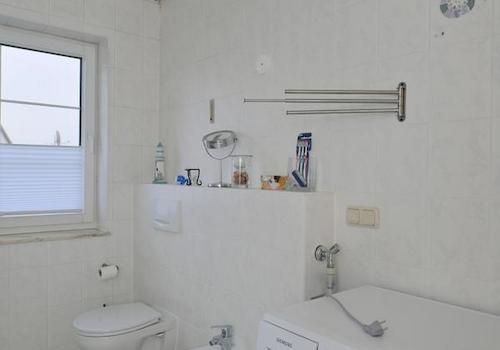 WC, Bidet und Waschmaschine