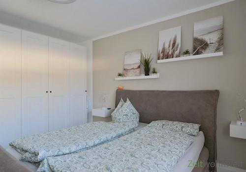 großer Kleiderschrank