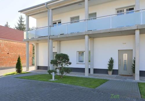 gepflegte Außenanlage