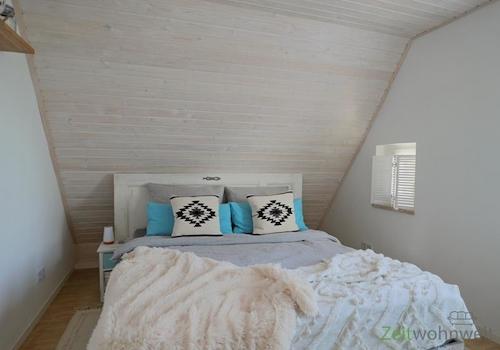 Doppelbett im Schlafzimmer