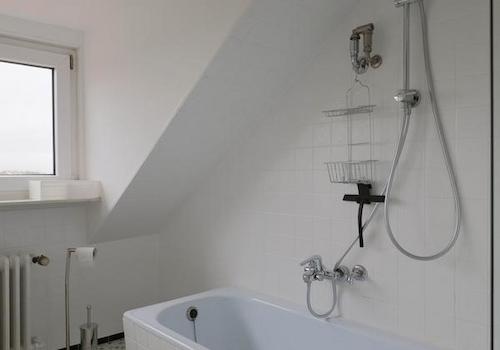 Wanne mit Duschabtrennung