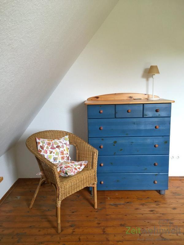 Sessel und Kommode