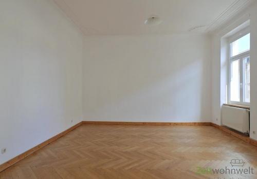 sehr großes Schlafzimmer