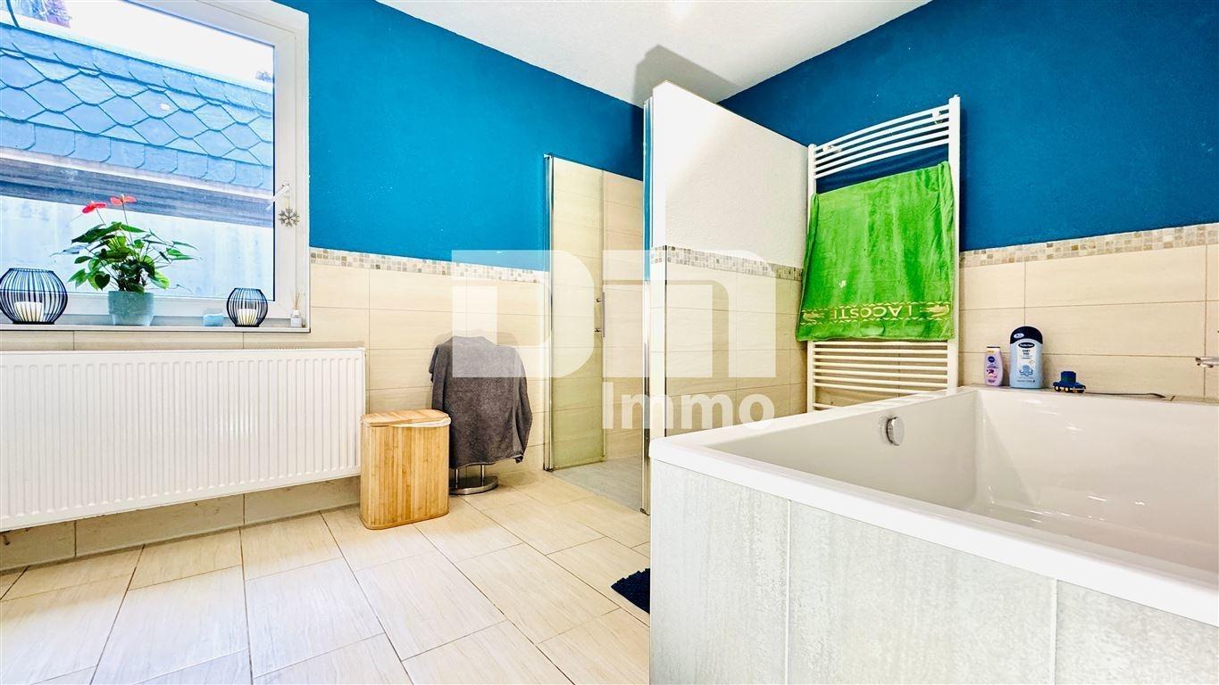 EG Badezimmer Wanne / Dusche