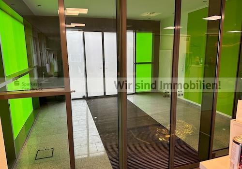 Eingang mit Automatiktür