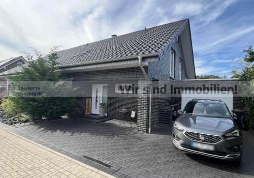 Hauseingang mit Garage