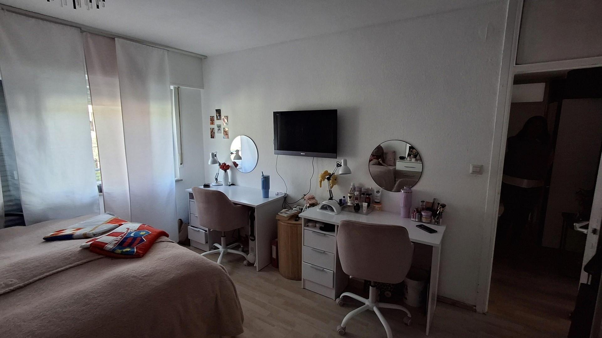 Eigentliches Schlafzimmer