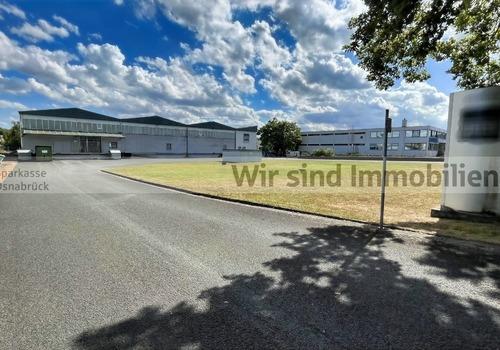 Westseite, LKW-Zufahrt