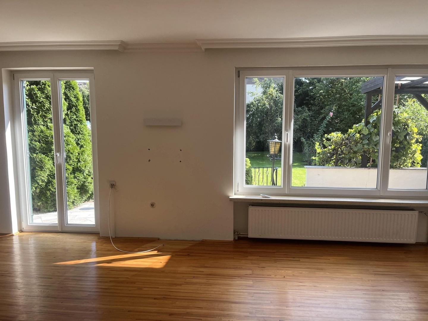 Blick aus dem Wohnzimmer EG