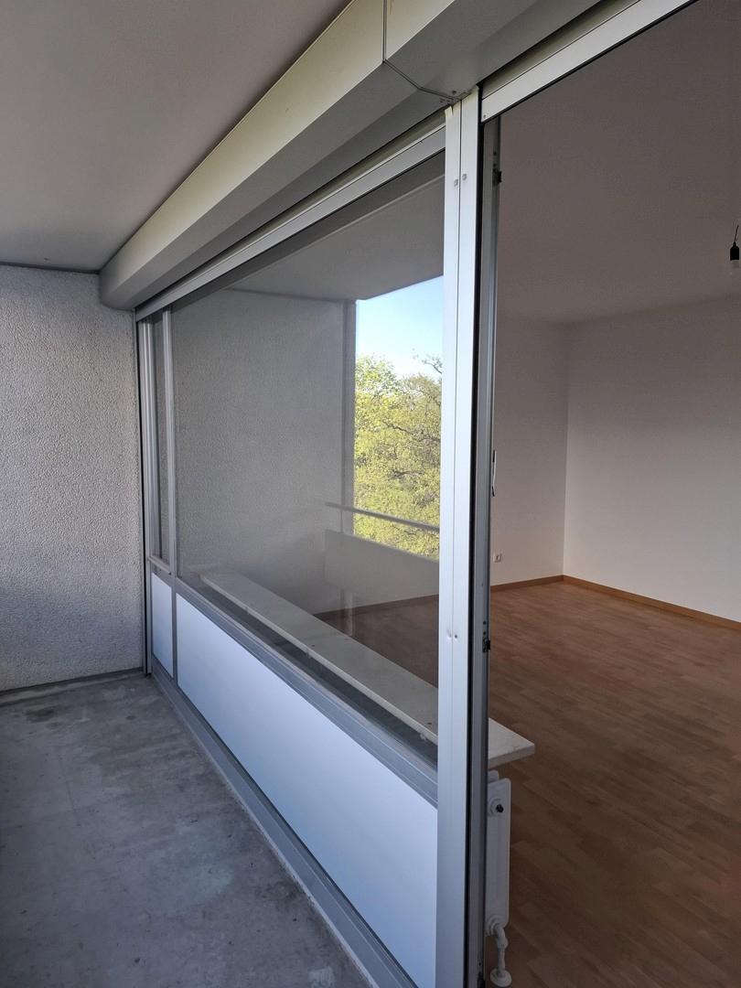 Balkon mit Wohnzimmer