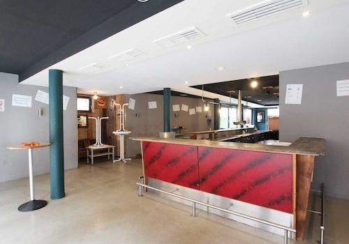 Bistro / Blick zur Theke