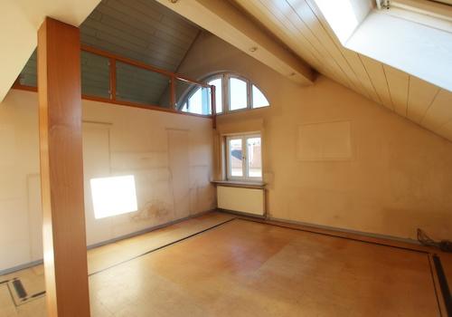 Wohnzimmer mit Blick zum Spitzboden