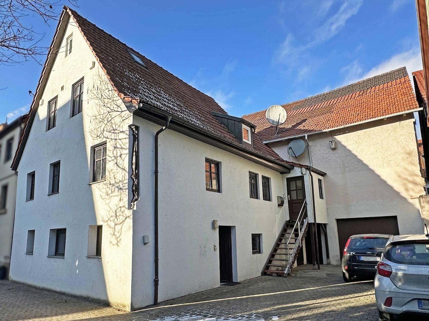 Wohnhaus mit Scheune
