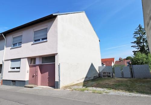 Straßenansicht